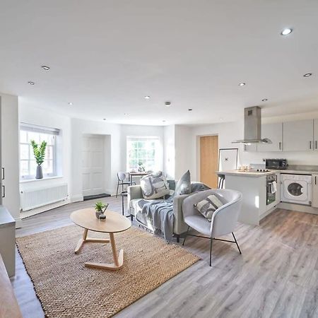 A Stylish Apartment With Parking In Preston Preston  Exteriör bild