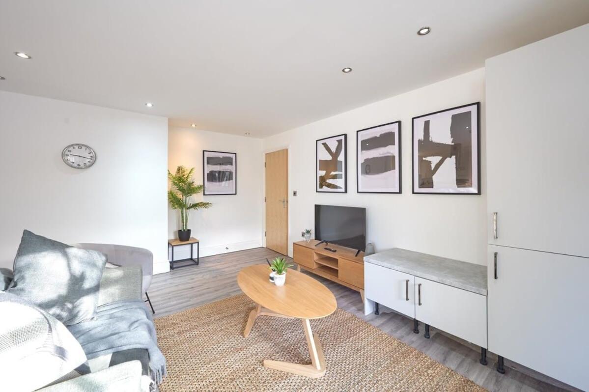 A Stylish Apartment With Parking In Preston Preston  Exteriör bild