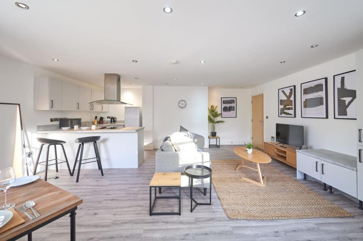 A Stylish Apartment With Parking In Preston Preston  Exteriör bild